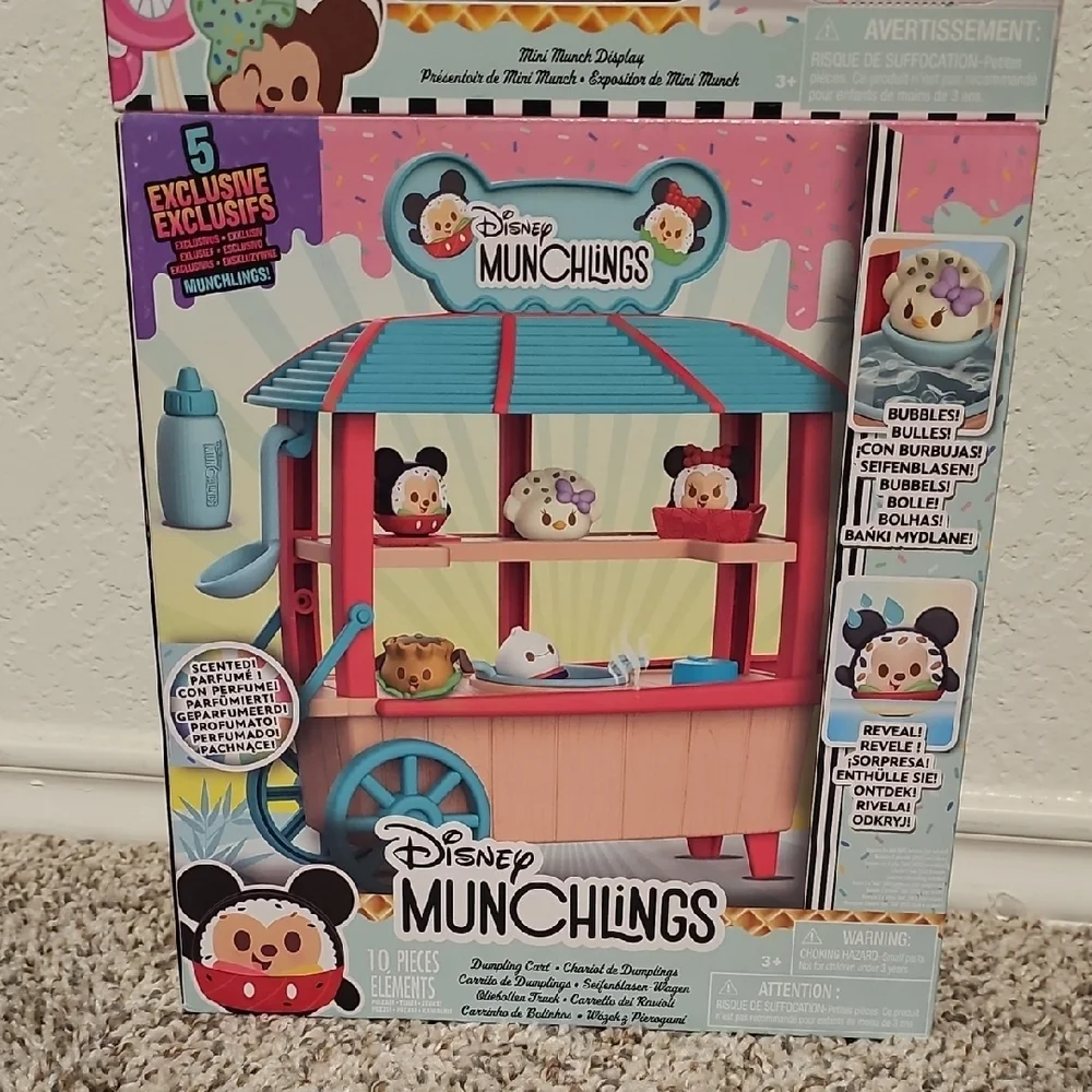 Disney Munchlings Dumpling Cart And Mini Munch Display Bundle
